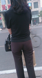 咖啡包臀等公交