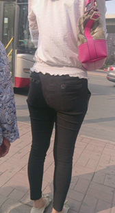 长腿包臀成熟小少妇