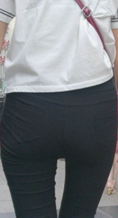 宽臀打底裤小少妇视频