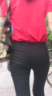 黑裤美少妇下班啦