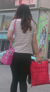 性感紧臀打底裤小妹开发少