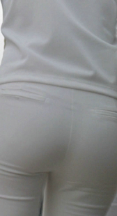 性感白裤美臀疑是T