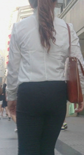 街拍打底裤重口味大妈