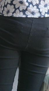 瞧这打底裤都开裂了