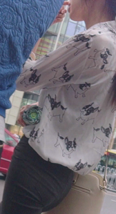 街拍两黑紧裤少妇