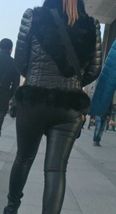 饱满性感皮裤少妇