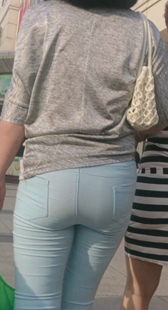 饱满美臀小少妇