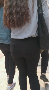 超紧身打底裤少妇