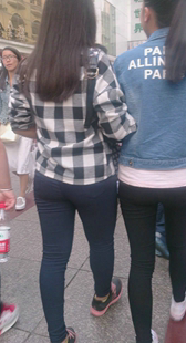 跟拍圆臀打底裤