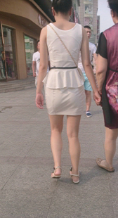 街拍性感白裙美腿