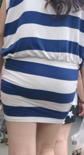 大屁股等公交少妇