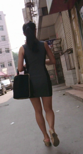 小少妇走路就是不一样