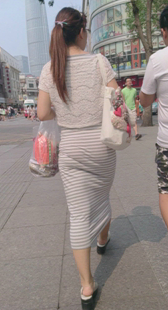 街拍灰色长裙少妇