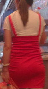 红裙大屁股少妇