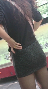 超短裙黑丝少妇