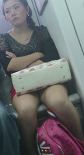 包臀红裙小少妇