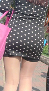 斑点短裙肉丝少妇