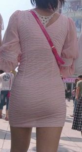 紧身粉裙大屁股