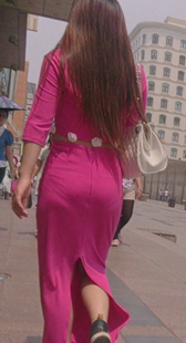 包臀红裙内痕明显