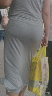 包臀呢绒裙这PP太宽了吧