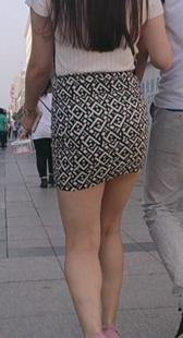 包臀超短裙真会扭