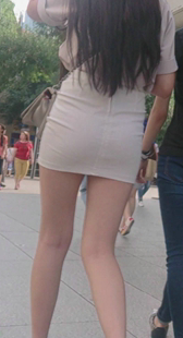 性感美腿白裙小少妇