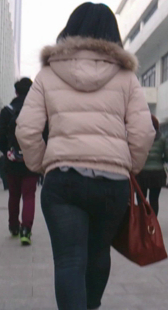 大屁股牛仔小妹