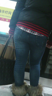 小少妇就是不注意形象