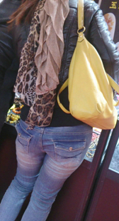 牛仔包臀少妇视频