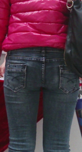 深沟紧身牛仔少妇