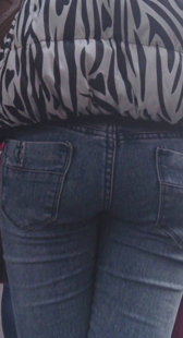 街拍两牛仔组妹