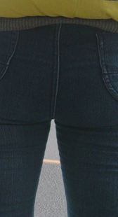 冬天重口味宽臀牛仔少妇