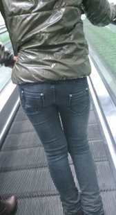 电梯紧牛小少妇