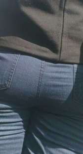 丰臀紧身牛仔少妇口味重