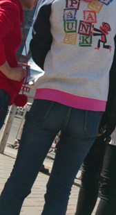 街拍牛仔小妹视频