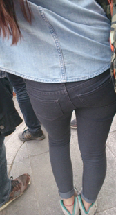 大屁股紧身黑牛