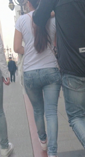 细腰翘臀紧牛少妇