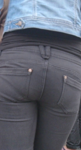 包臀大屁股黑牛内痕明显