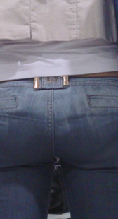 小少妇包臀牛仔