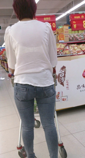 超市重口味牛仔包臀