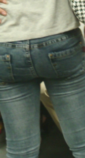 地铁翘臀紧身内痕