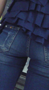 地铁站深沟宽臀