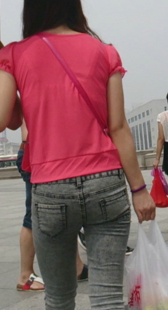 街拍灰牛小妹视频