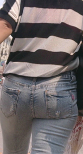 走路屁股已经变形