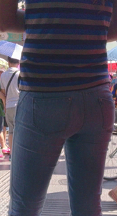 紧身白牛包臀视频