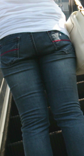 电梯大屁股牛仔