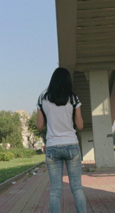 灰牛等车小少妇