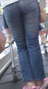 电梯少妇这么紧还要拉