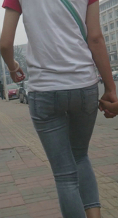 小孩这么大还这么紧