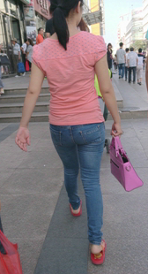 小少妇穿这么随意